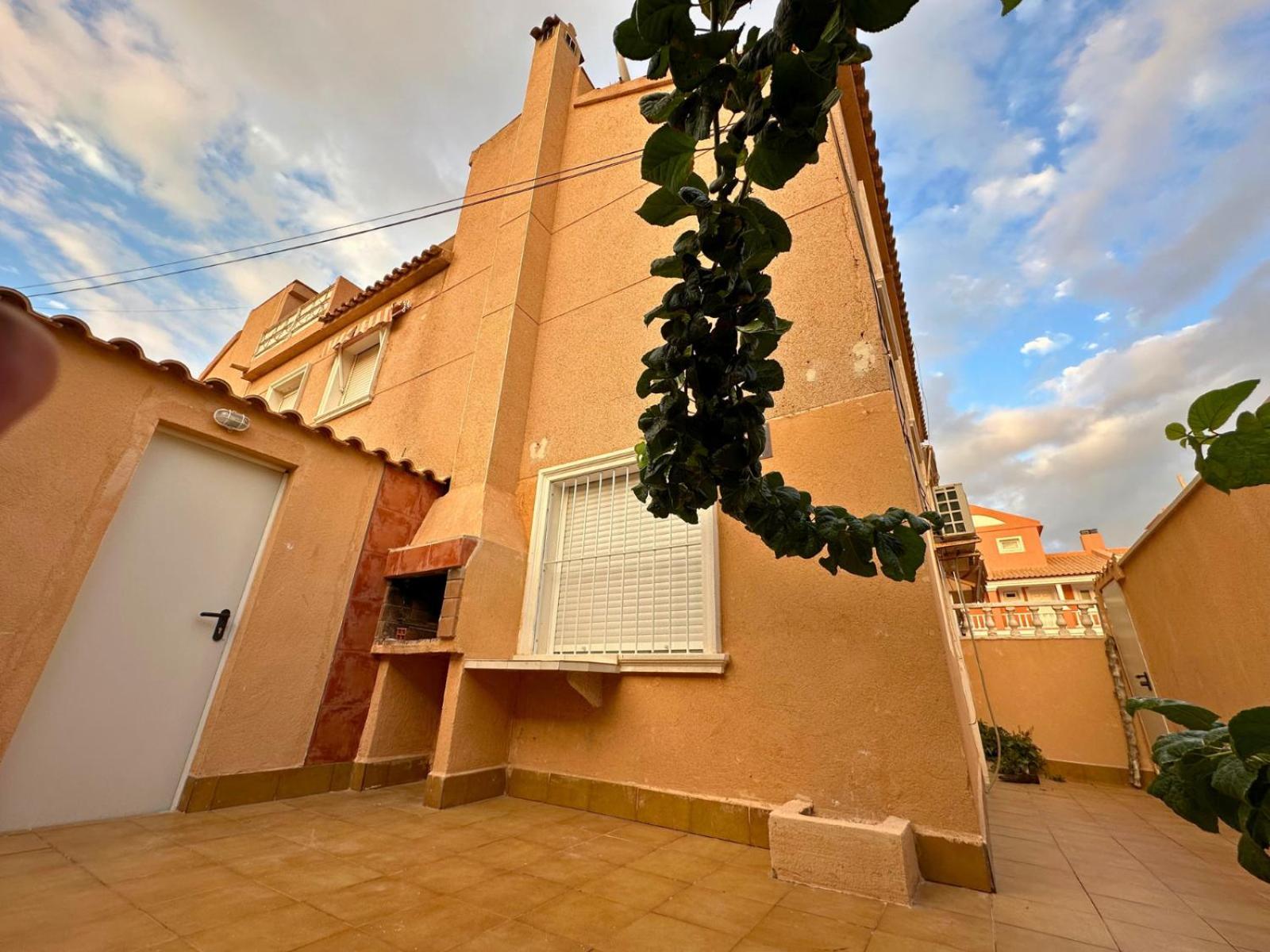 Chalet En La Mata A 50 Metros De La Playa 또레비에하 외부 사진
