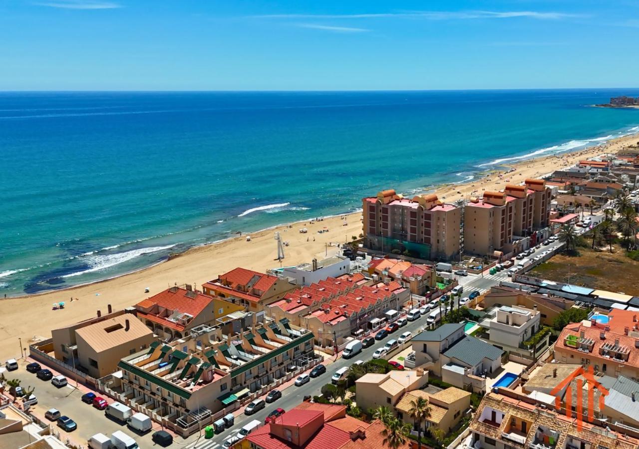 Chalet En La Mata A 50 Metros De La Playa 또레비에하 외부 사진